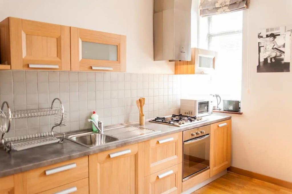 טביליסי City Center 2Bdr Apartment Near Rustaveli Av. מראה חיצוני תמונה