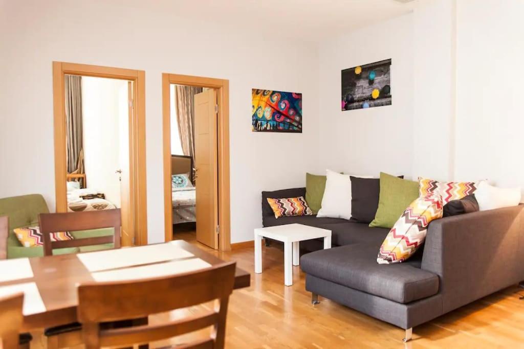 טביליסי City Center 2Bdr Apartment Near Rustaveli Av. מראה חיצוני תמונה